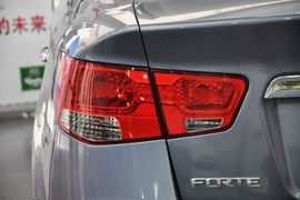 2011款起亚福瑞迪1.6L