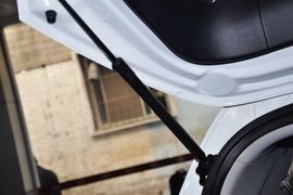 2012款起亚智跑2.0L自动两驱GLS