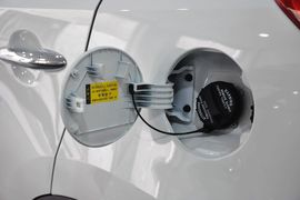 2012款起亚智跑2.0L自动两驱GLS