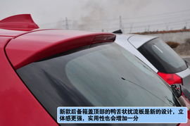 搜狐汽车上海站新老款宝马1系对比实拍