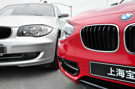 搜狐汽车上海站新老款宝马1系对比实拍