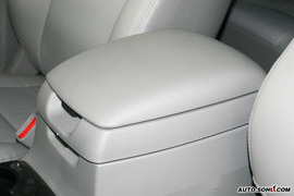 起亚索兰托3.8L自动舒适型