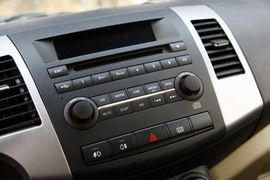 2011款陆风X8