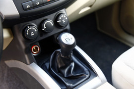 2011款陆风X8