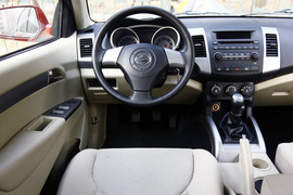 2011款陆风X8