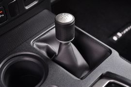 2011款丰田FJ酷路泽4.0L标准型