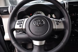 2011款丰田FJ酷路泽4.0L标准型