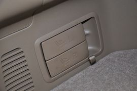 2011款丰田汉兰达2.7L两驱豪华版