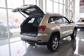 2012款JEEP大切诺基5.7L