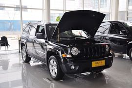 2012款Jeep吉普自由客2.4