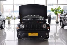 2012款Jeep吉普自由客2.4