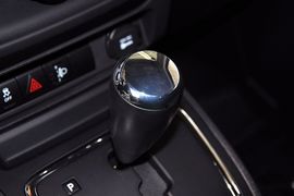 2012款Jeep吉普自由客2.4
