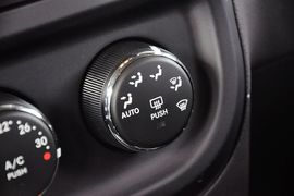 2012款Jeep吉普自由客2.4