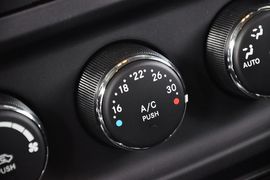 2012款Jeep吉普自由客2.4