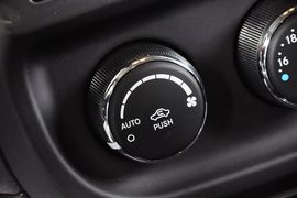 2012款Jeep吉普自由客2.4