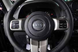 2012款Jeep吉普自由客2.4