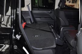 2012款Jeep吉普自由客2.4