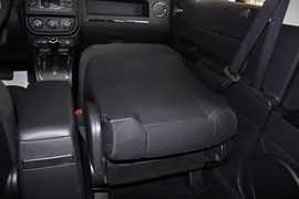 2012款Jeep吉普自由客2.4