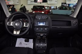 2012款Jeep吉普自由客2.4