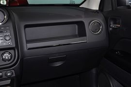 2012款Jeep吉普自由客2.4