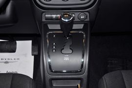 2012款Jeep吉普自由客2.4