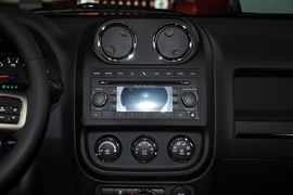 2012款Jeep吉普自由客2.4