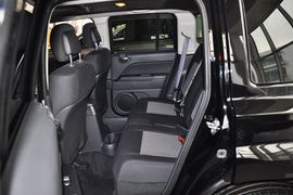 2012款Jeep吉普自由客2.4