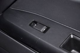 2012款JEEP指南者2.0L