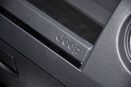 2012款JEEP指南者2.0L