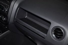 2012款JEEP指南者2.0L