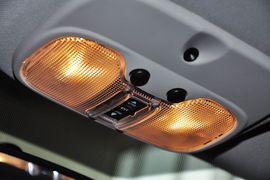2012款JEEP指南者2.0L