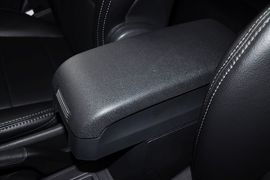2012款JEEP指南者2.0L