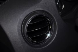 2012款JEEP指南者2.0L