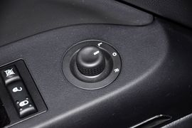 2012款JEEP指南者2.0L