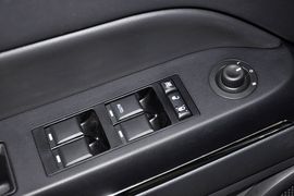 2012款JEEP指南者2.0L