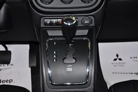 2012款JEEP指南者2.0L