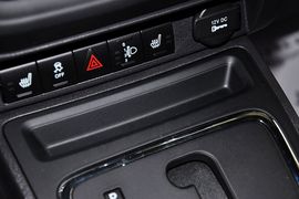 2012款JEEP指南者2.0L