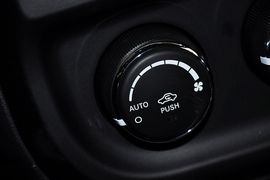 2012款JEEP指南者2.0L