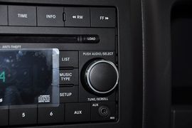 2012款JEEP指南者2.0L