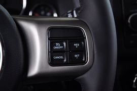 2012款JEEP指南者2.0L