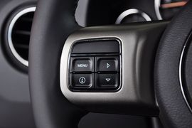 2012款JEEP指南者2.0L