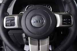 2012款JEEP指南者2.0L