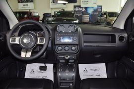 2012款JEEP指南者2.0L
