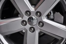 2012款JEEP指南者2.0L