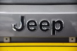 2012款JEEP指南者2.0L