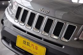 2012款JEEP指南者2.0L