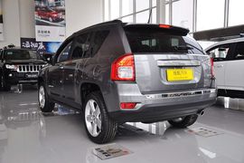 2012款JEEP指南者2.0L