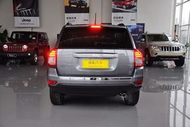 2012款JEEP指南者2.0L