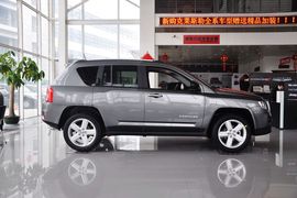 2012款JEEP指南者2.0L