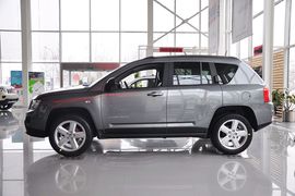 2012款JEEP指南者2.0L